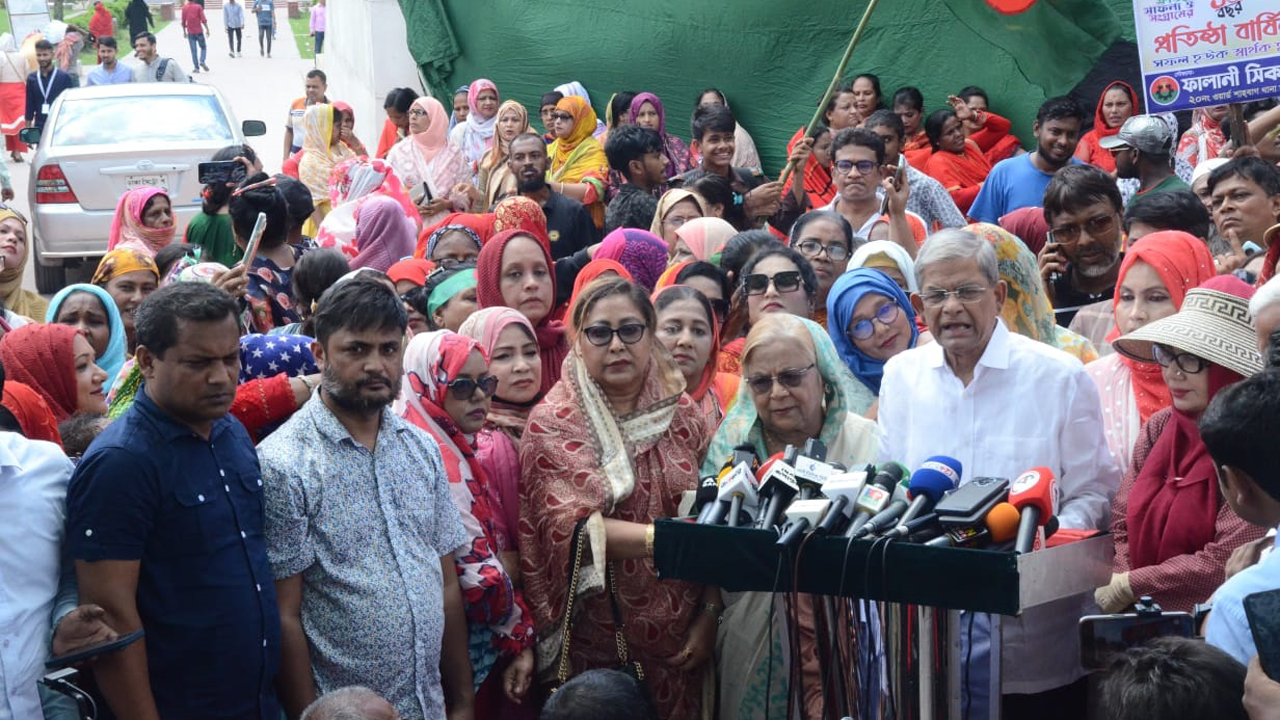 ভারতের সঙ্গে পার্শ্ববর্তী দেশগুলোর সম্পর্ক ভালো নয় : মির্জা ফখরুল